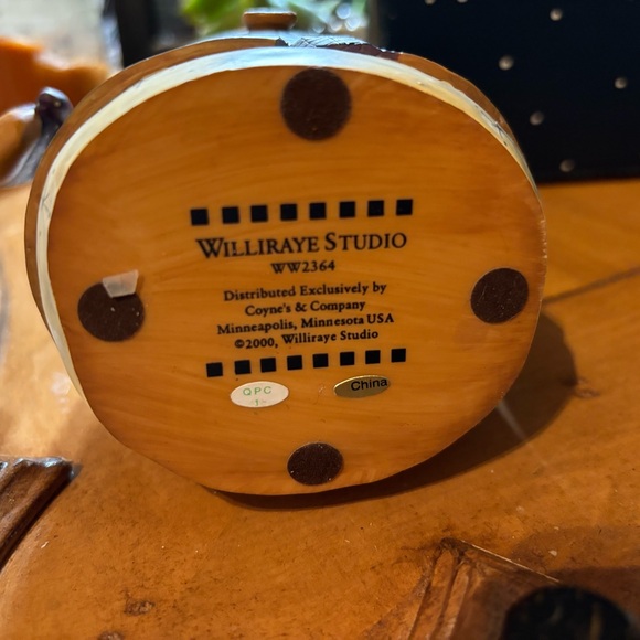 Williraye WW2364 Snowlady w/ Wire Arms - Picture 4 of 4